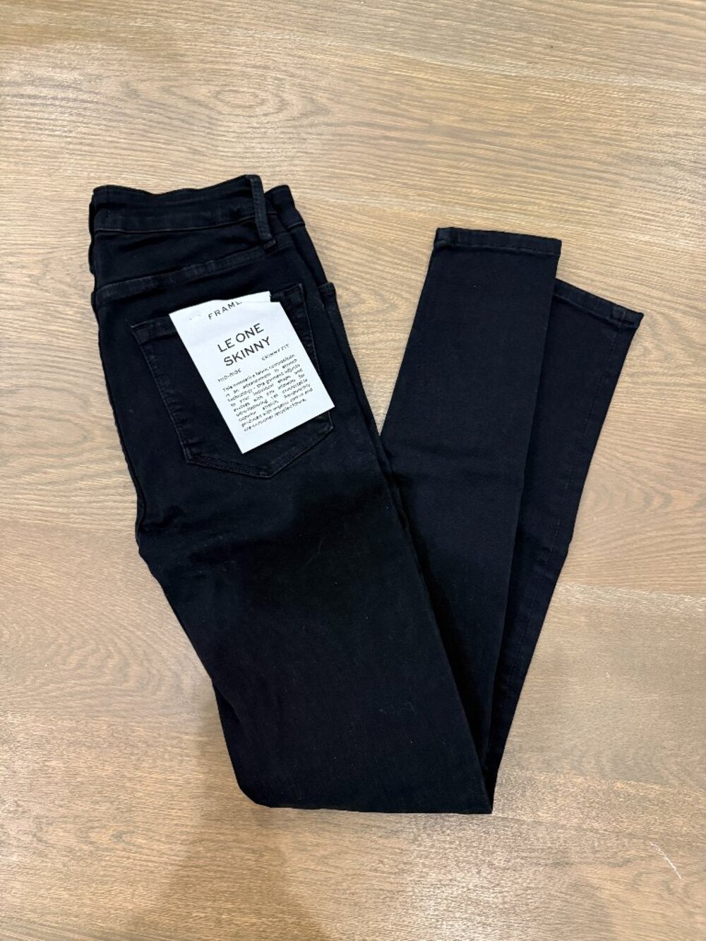 NWT Frame Le One Skinny Jeans Denim - size 1 Black